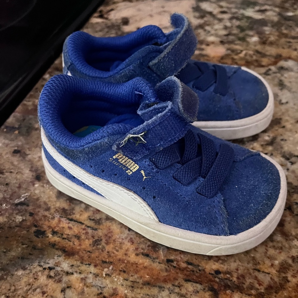 Puma toddler size 5 sneakers
